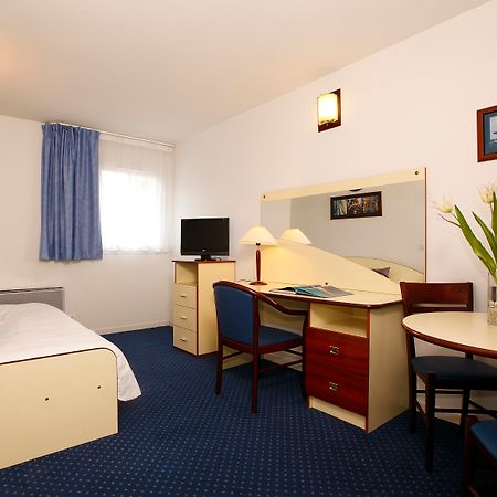 อัปปาร์ต ซิตี้ แคลร์มง แฟร็อง ซองทร์ Aparthotel แคลร์มงต์-แฟร์รองด์ ภายนอก รูปภาพ